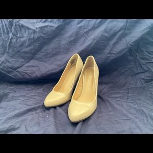 Nude pump